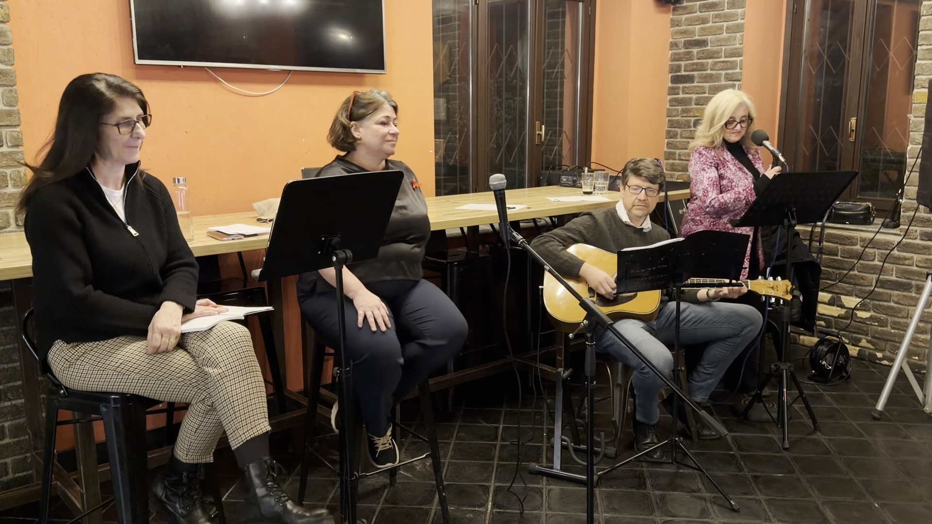 GIRO DI DO. Donne di facile ascolto. Gli stereotipi nella musica pop.